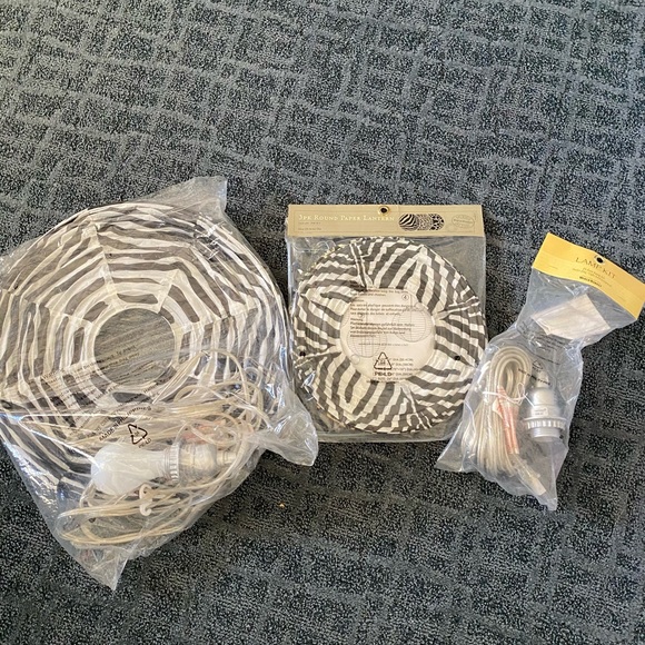 Assorted Room Decor - Picture 4 of 9